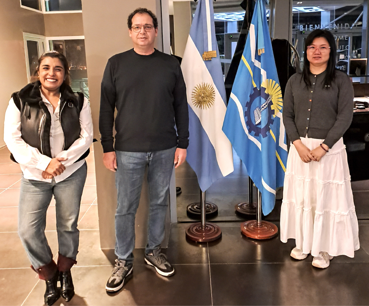 Comitiva de FENEX junto a referentes institucionales en Chubut